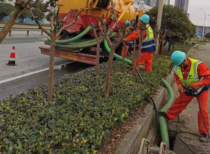 高场办事处市政管道清淤